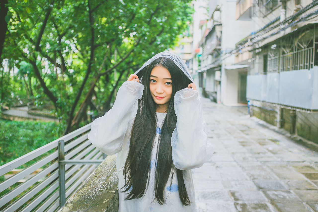 听见下雨的声音.