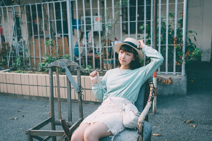 心有花种,静待春光|人像|摄影|12只耳环 - 原创设