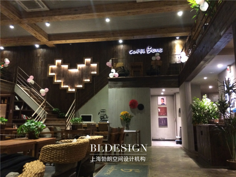 loft风浪漫的餐饮空间--CaffeBene咖啡陪你郑州