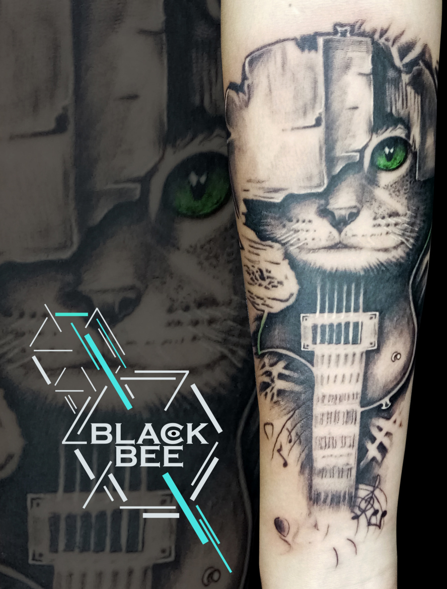 北京BlackbeeTattoo 原创摇滚音乐吉他猫纹身
