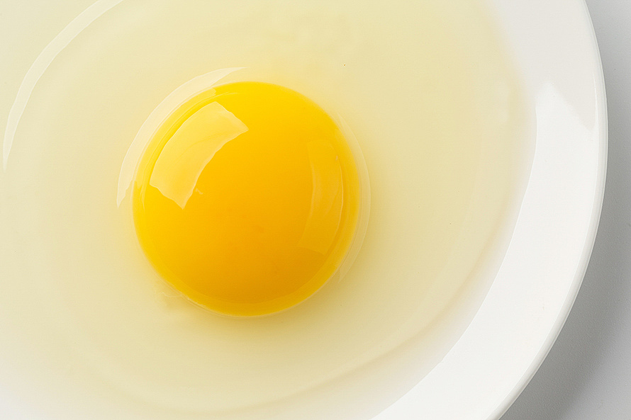 【dueholm/都尔霍姆】有机鸡蛋,白底图静物产品拍摄