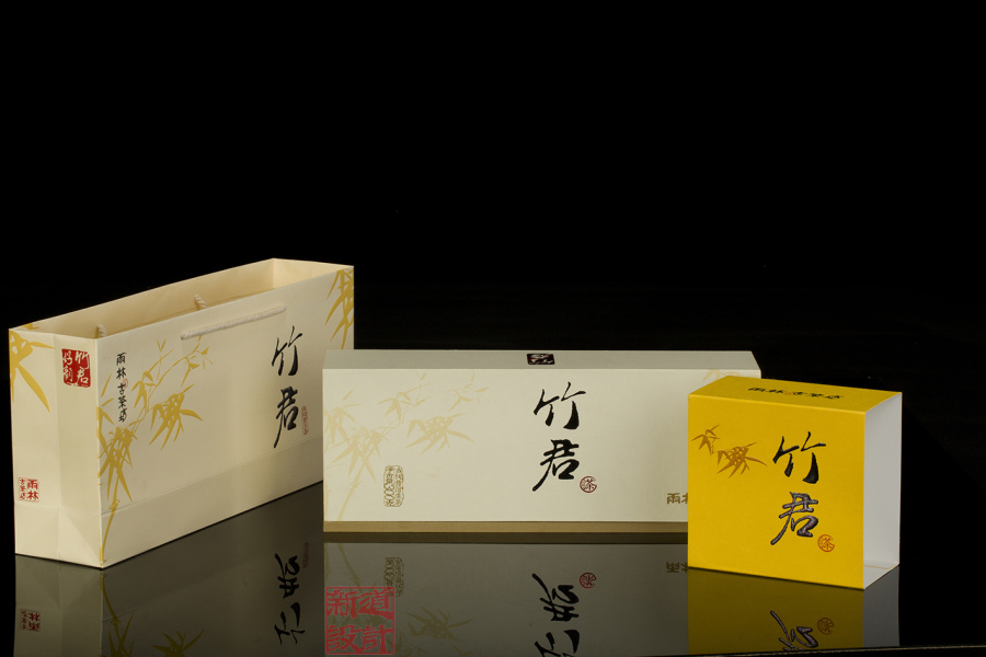 雨林古茶坊的第一款竹筒茶竹君包装设计作品