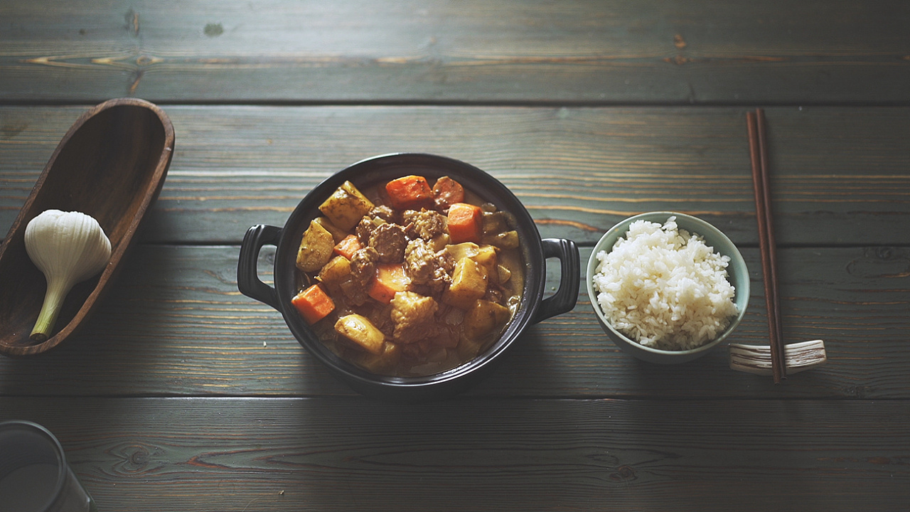 味蕾时光 | 咖喱牛肉|摄影|静物|卫蓝 - 原创作品 - 站酷 (ZCOOL)