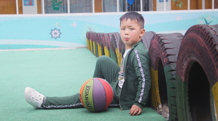 少年与篮球|人像|摄影|i多多 - 原创设计作品 - 站
