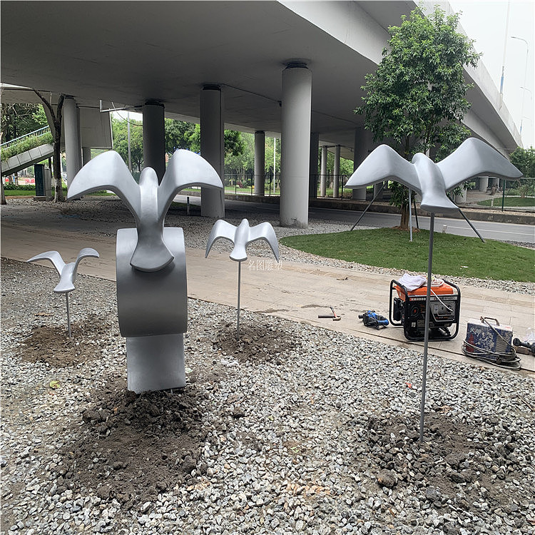 南沙玻璃钢景观小品雕塑银色海鸥雕塑户外园林摆件