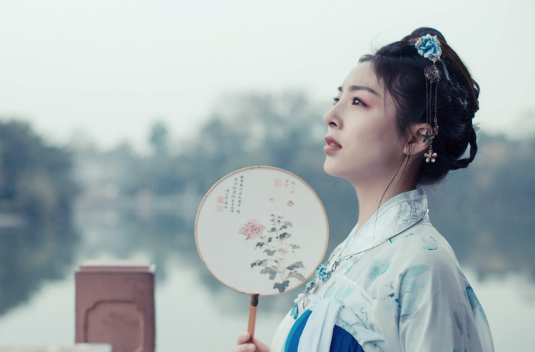 【玉簟秋】云中谁寄锦书来 雁字回时 月满西楼|人像|摄影|短腿欧巴 - 原创设计作品 - 站酷 (ZCOOL)