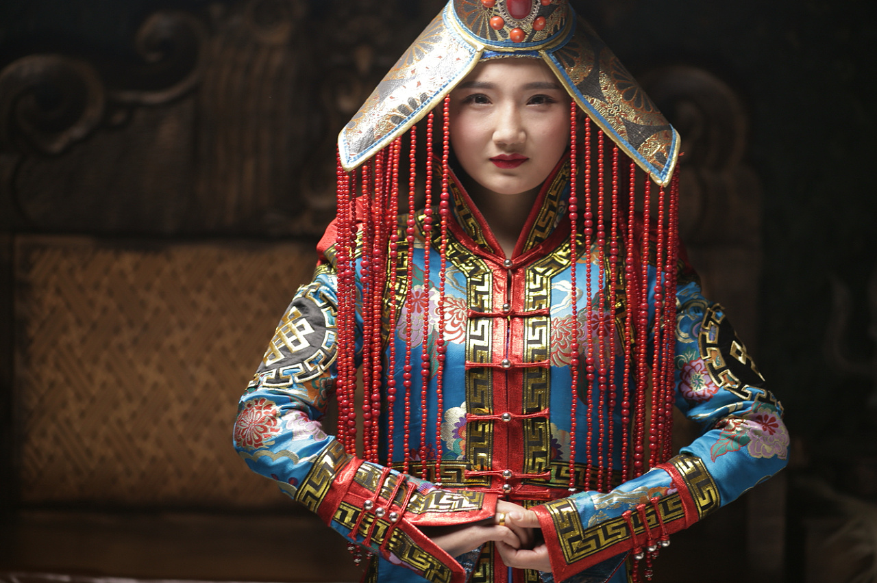 美丽的蒙古姑娘