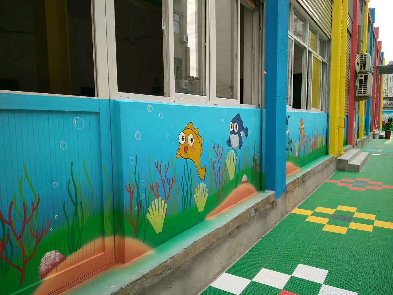 幼儿园彩绘壁画整体外观装饰,整体设计美化