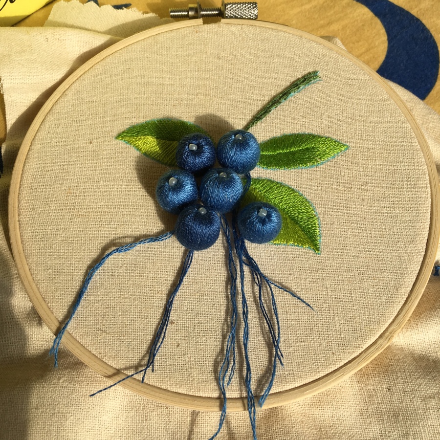 【一簇蓝莓】立体刺绣(有教程哦)|工艺品设计|手
