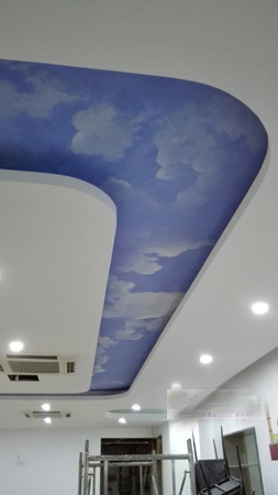 南京墙绘新疆餐厅吊顶蓝天白云手绘壁画 天棚