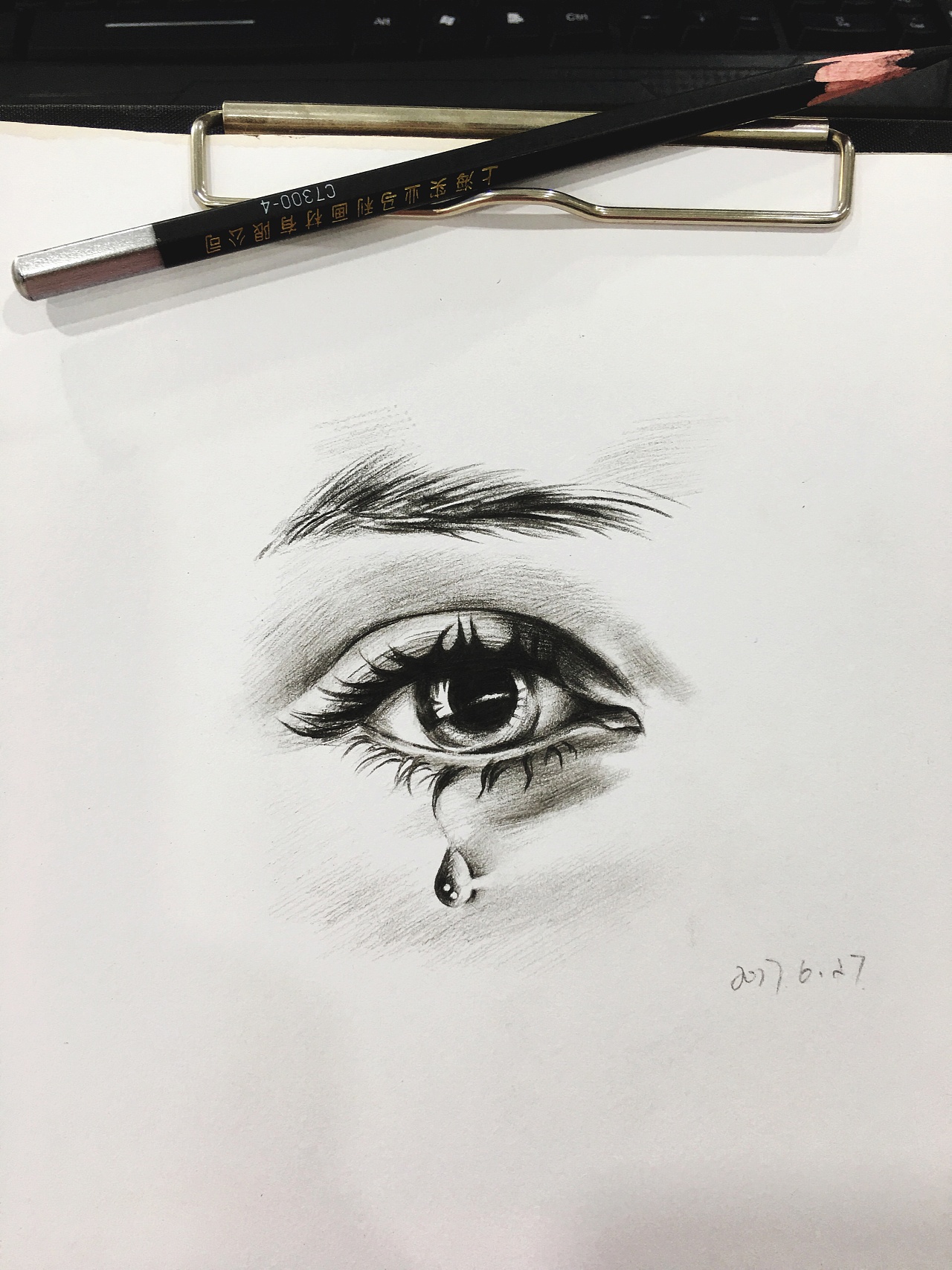 眼睛—炭笔