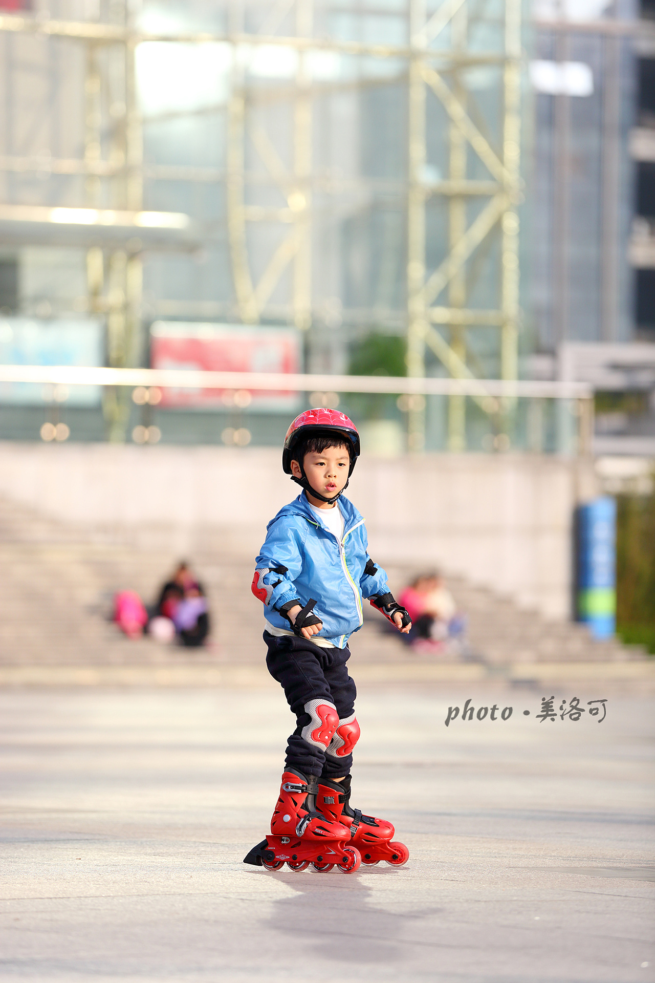 学轮滑的小朋友|摄影|人像|zhouzi5520 - 原创作