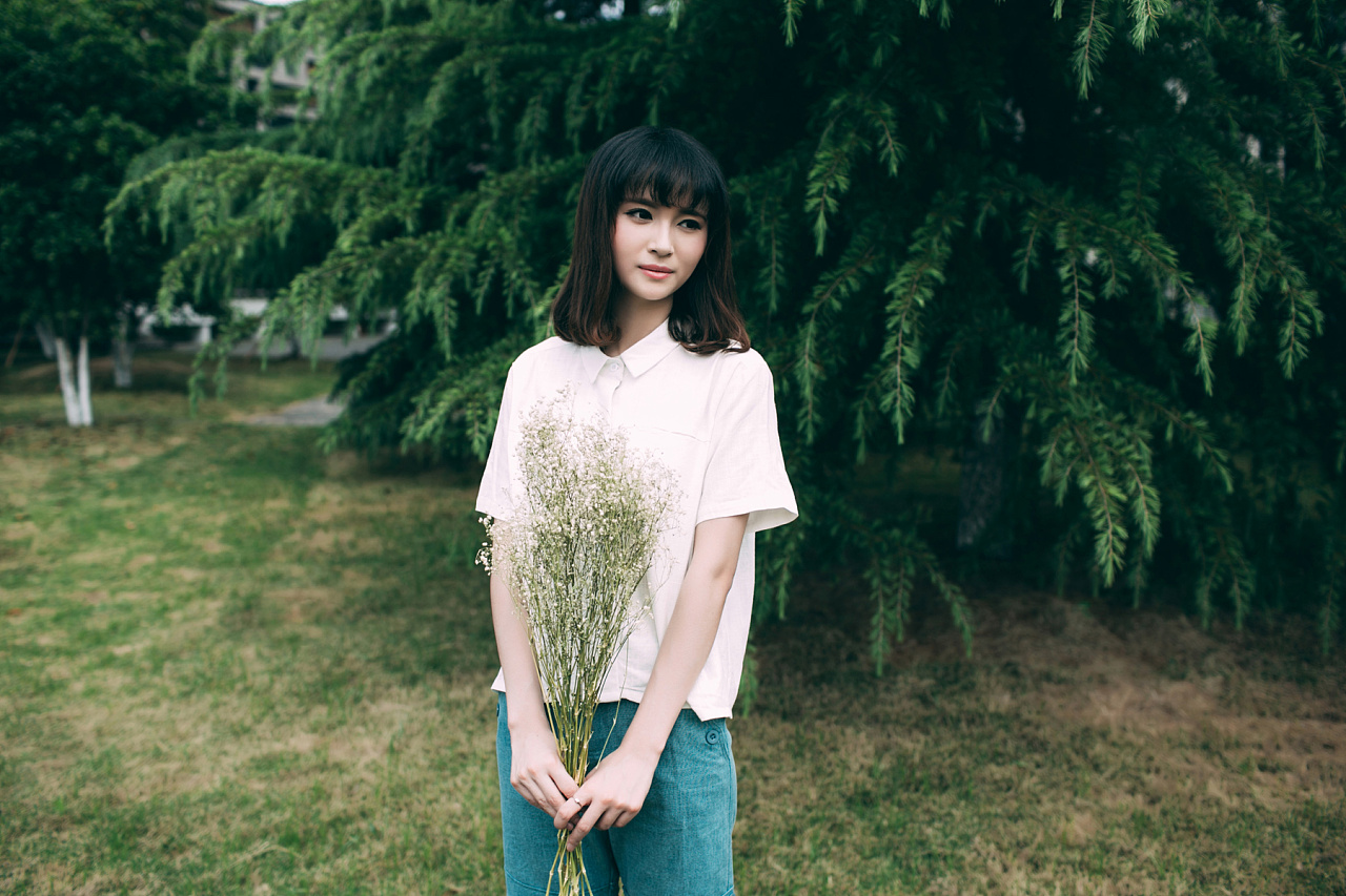 女  小便时下面刺痛、试擦有血是什么原因