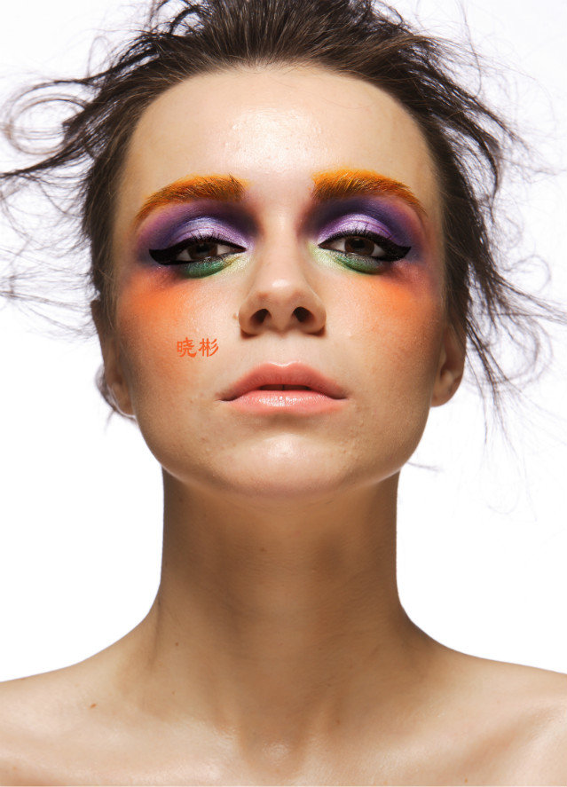 查看《第五期商业人像精修第八节颜色统一作业》原图,原图尺:639x