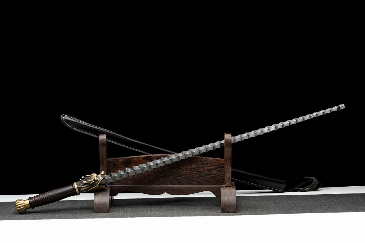 尉迟恭铜装龙吞钢鞭塔鞭全长93厘米刃长70厘米