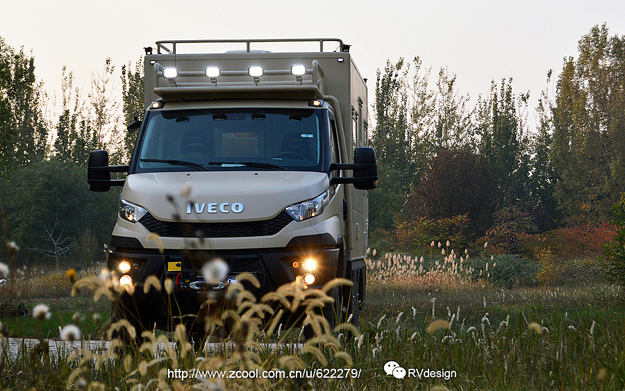 让我在野地里撒把野!依维柯4X4轻型越野房车