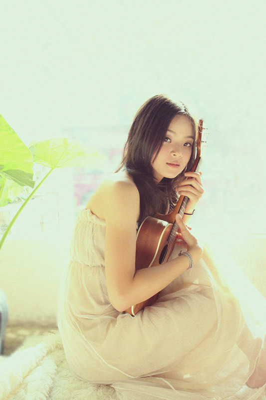 查看《午后逆光》原图,原图尺寸:533x800