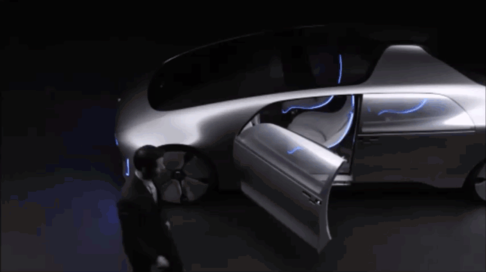 mercedes-benz-f-015(根据人数安排车门和座位)      当我们进入