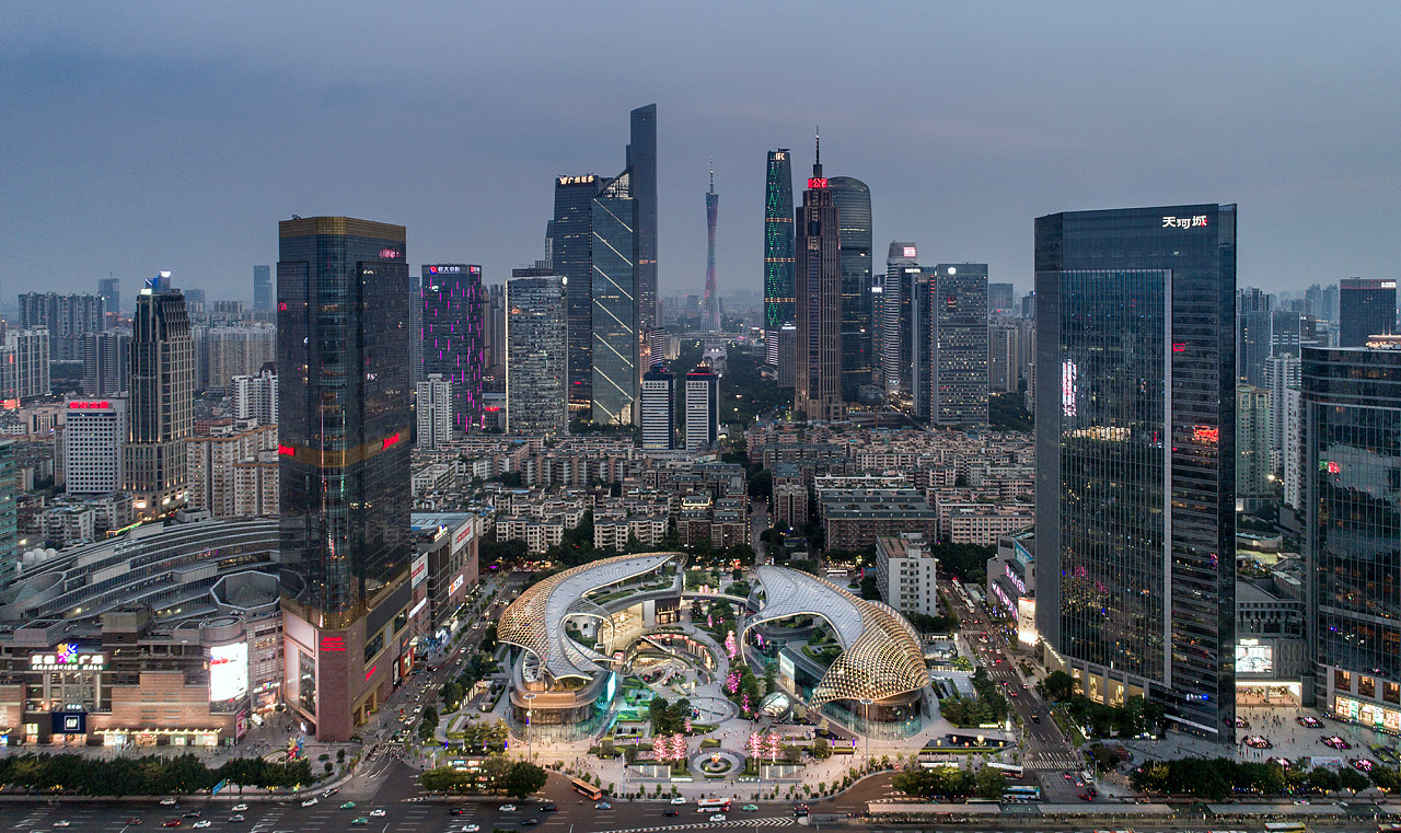 以花园为中心的广州 Parc 中心 \/ 广州天环广场|摄影|环境\/建筑|大象大象大象无形 - 原创作品 - 站酷 (ZCOOL)