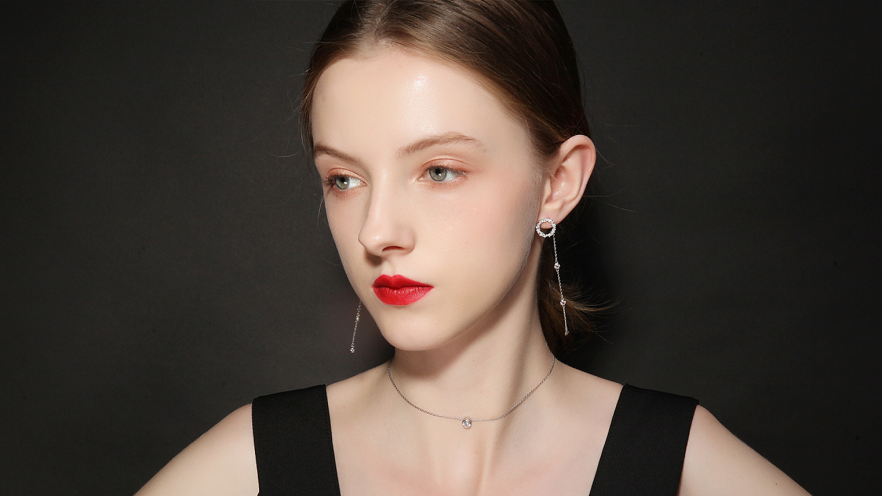 饰品拍照美女模特图设计排版承接设计排版-第一期拖更