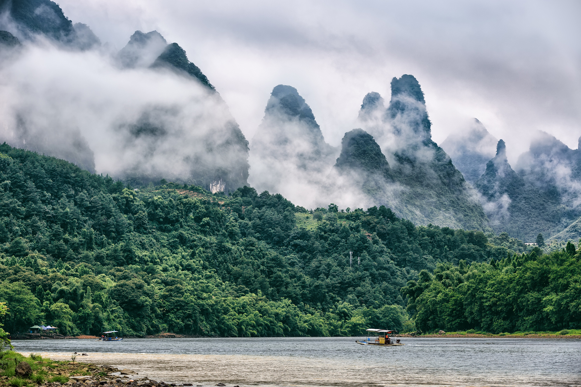 桂林漓江古东瀑布景区，可以攀爬的瀑布、漓江的绿肺、天然的氧吧