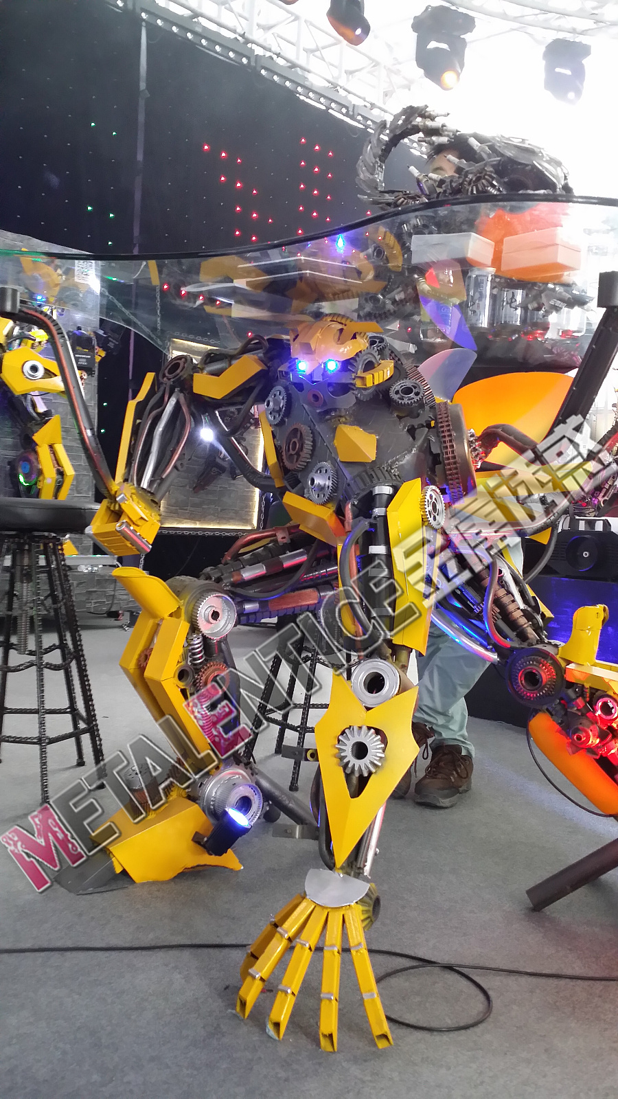 金属装置艺术、创意智能机器人家私大黄蜂,环