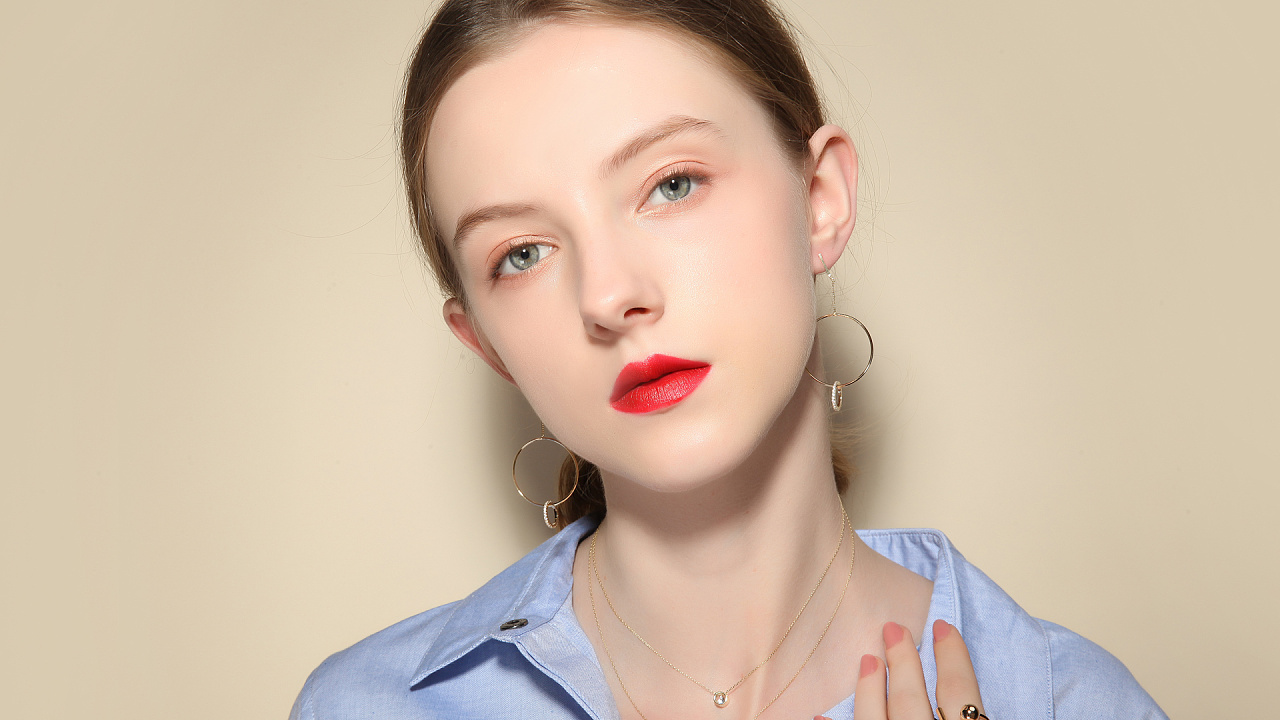 饰品拍照美女模特图设计排版承接设计排版-第一期拖更