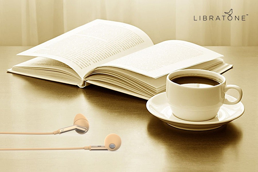 一杯咖啡、一本喜欢的图书、一副Libratone降
