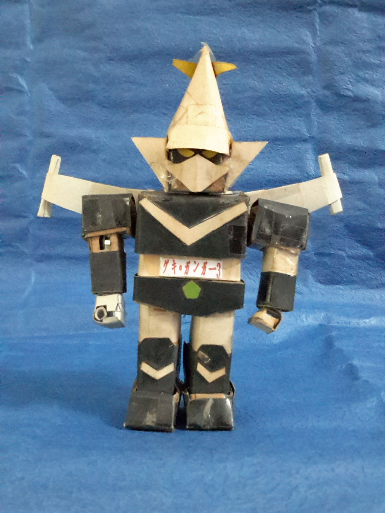 小学手工机器人,纸盒做机器人,儿童机器人制作_大山谷图库