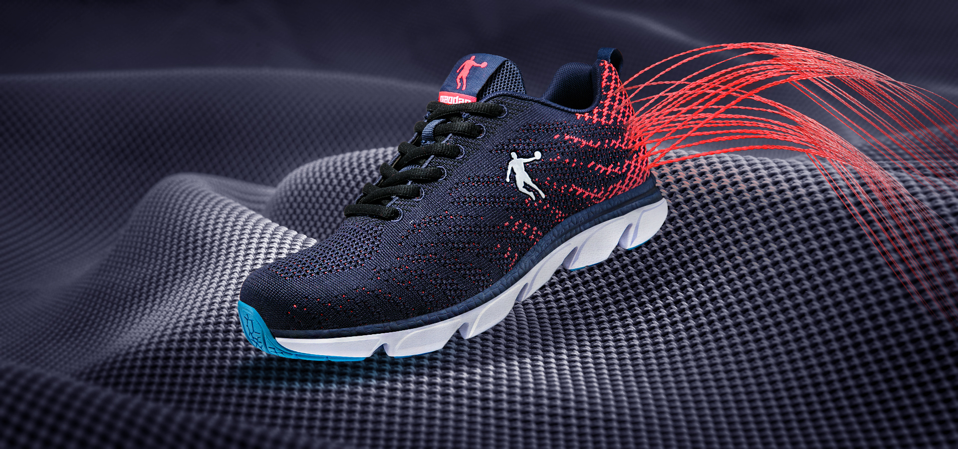 穿跑鞋的空姐“范儿”很正 今天你跑了吗?