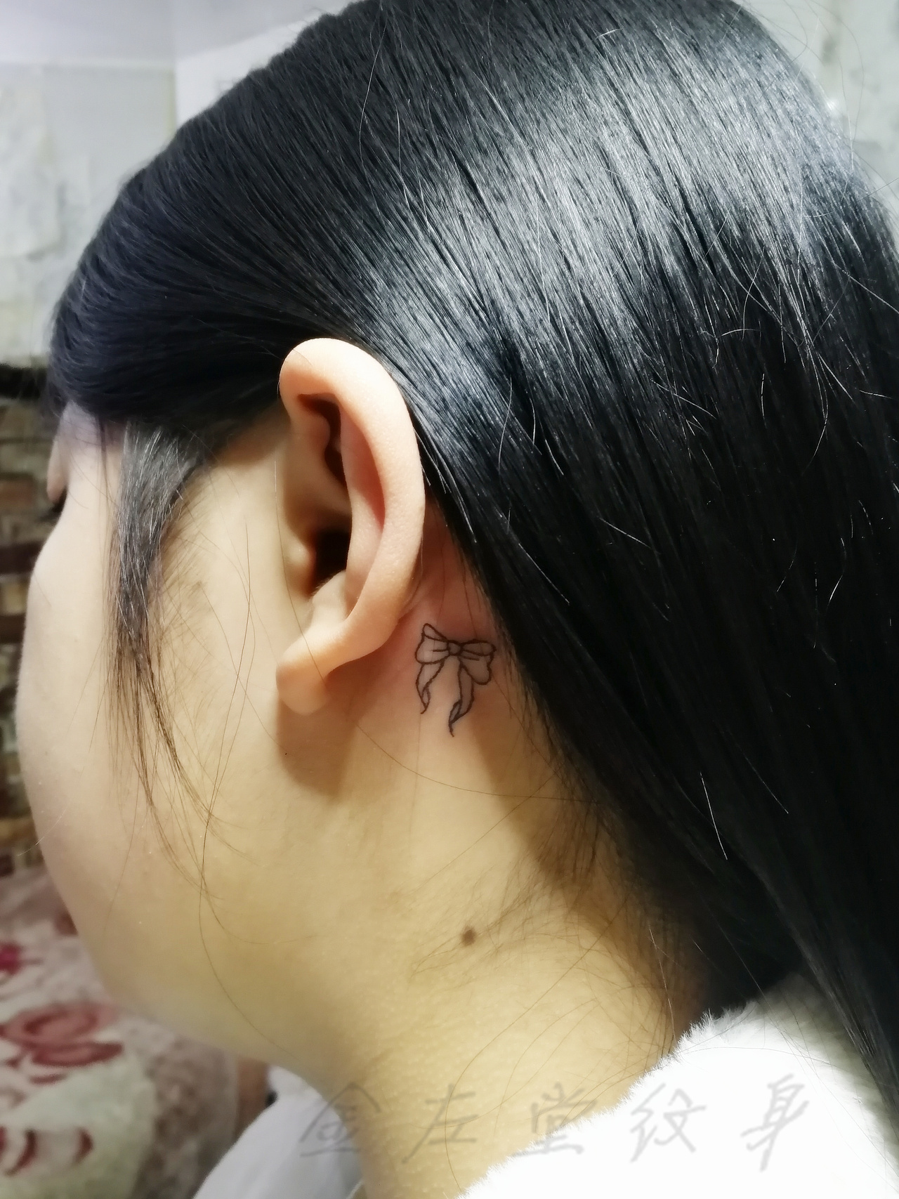 耳后小清新纹身@金左堂纹身 盖疤痕 修改纹身 河南纹身