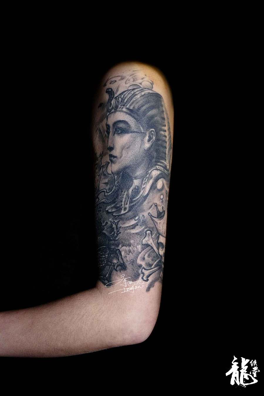 美女胸口睡美人花胸纹身|手办\/原型|手工艺|龙绣