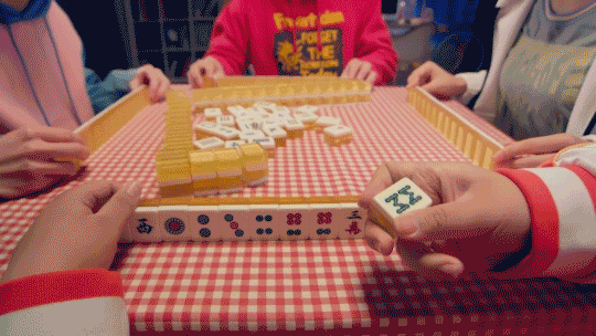 原创作品:欢乐麻将:春节搓麻新姿势