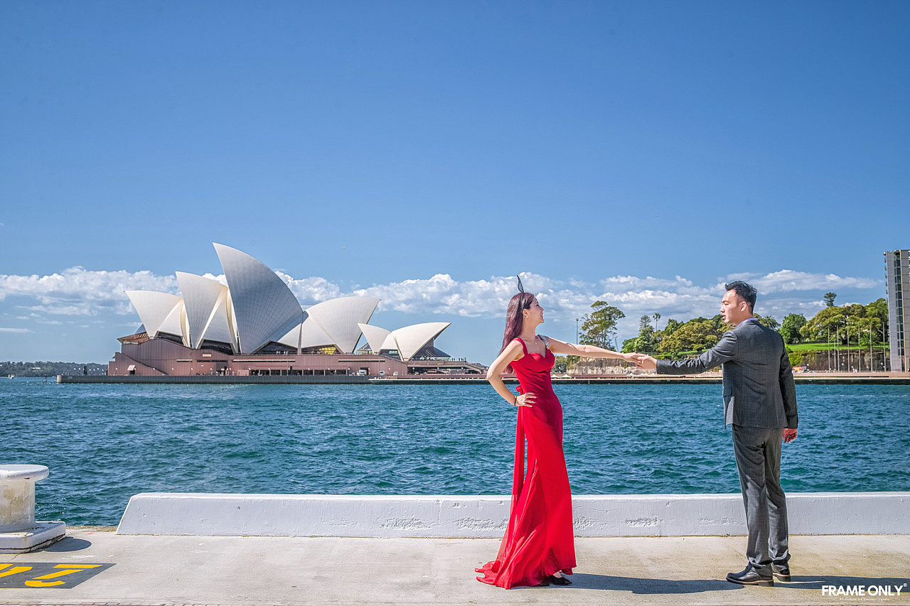 澳洲拍婚纱_澳洲粉色婚纱礼服图片(2)