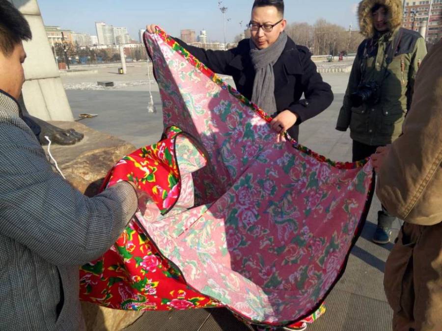 长春文化广场裸男的花裤子|其他艺创|纯艺术|大