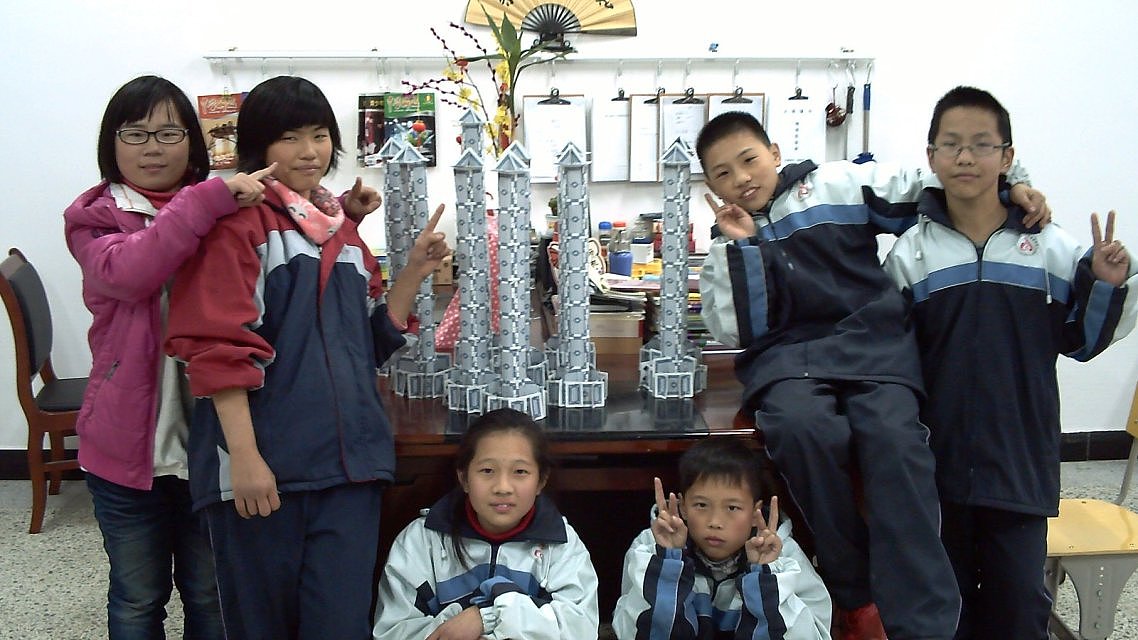 义乌市大陈镇中--王大可淘--扑克牌承重塔|手工