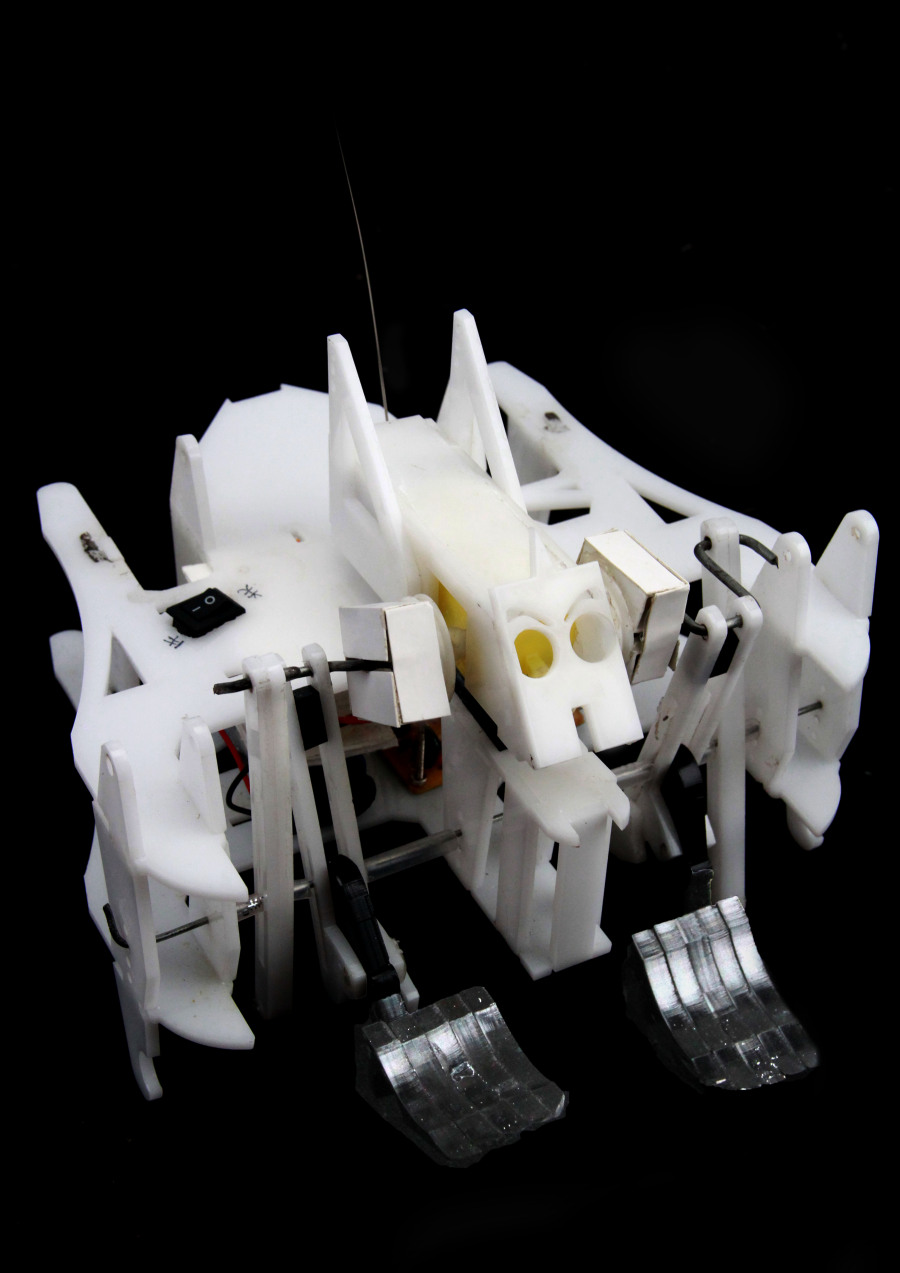 会踢足球的机械人制作过程|电子产品|工业\/产品