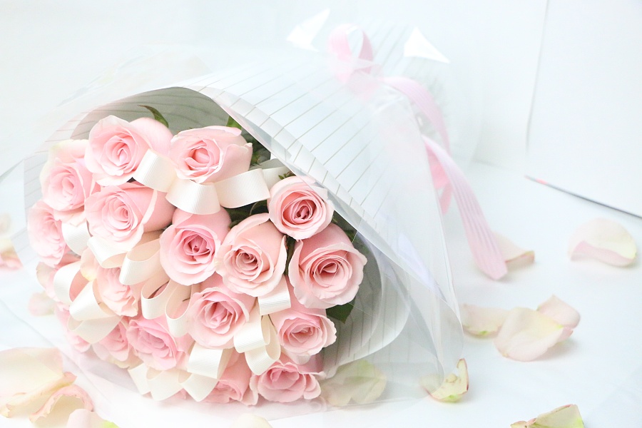 鲜花 花束 圆形花束 玫瑰花束 卡罗拉玫瑰花束 糖果玫瑰花束 粉佳人玫瑰花束 奥斯丁玫瑰花束|工艺品设计|手工艺|李诗丹妮儿_花艺 - 原创设计作品 - 站酷 (ZCOOL)