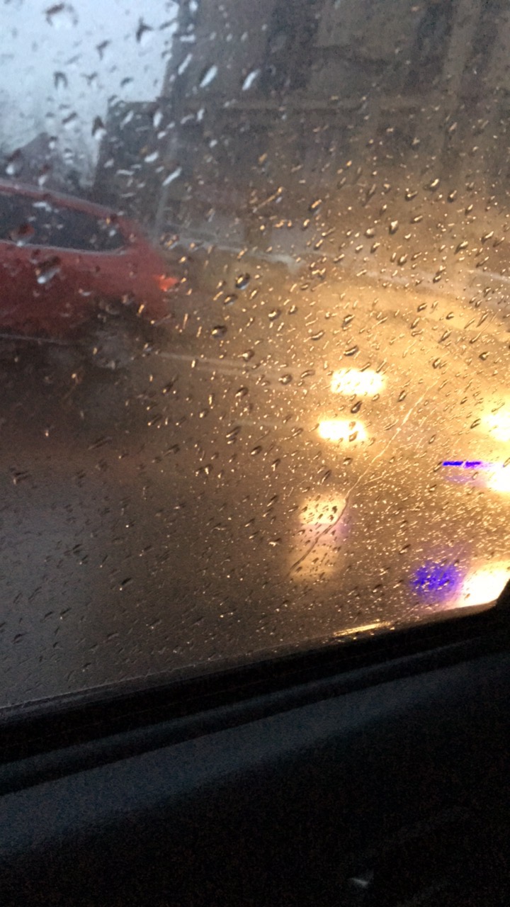 下雨天 车窗外