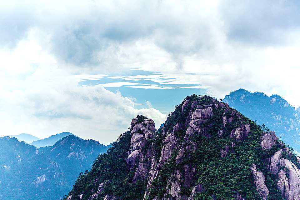 山是什么颜色呢 01cdd555687c2b0000012716f8ce4a.jpg@1280w_1l_2o_100sh.jpg