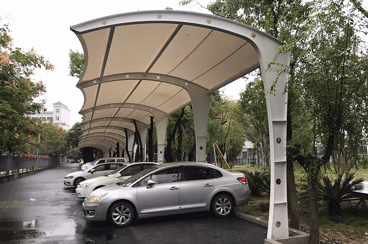 武汉天峰世纪膜结构厂定制7字形膜结构停车棚实景照片
