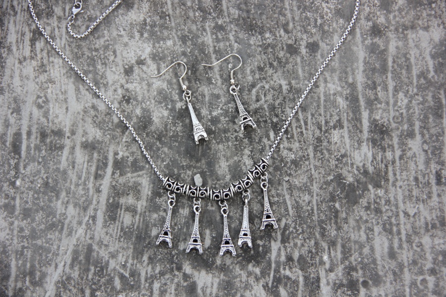 设计师原创时尚金属巴黎铁塔吊坠耳环|产品|摄
