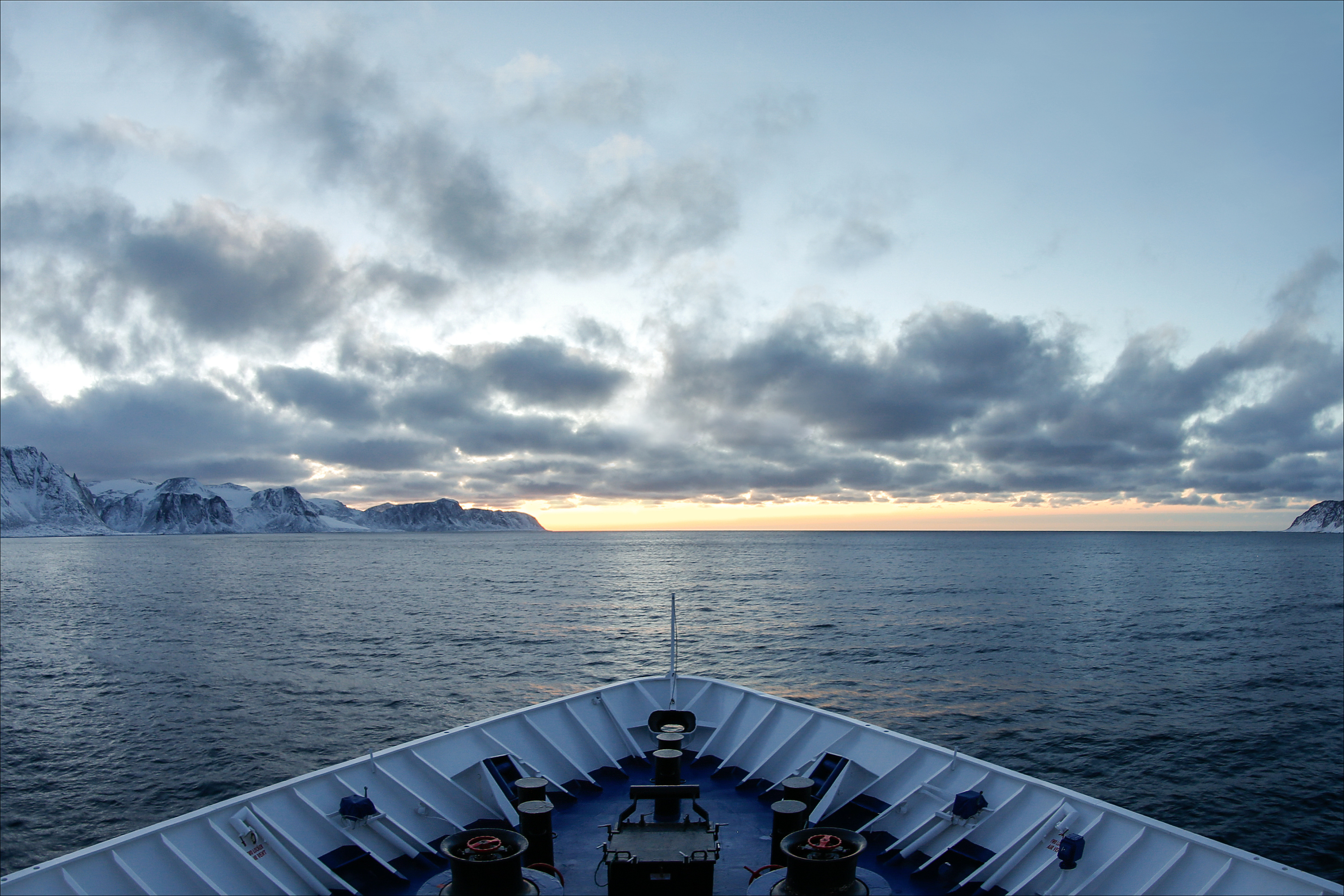 乘风破浪高清壁纸桌面