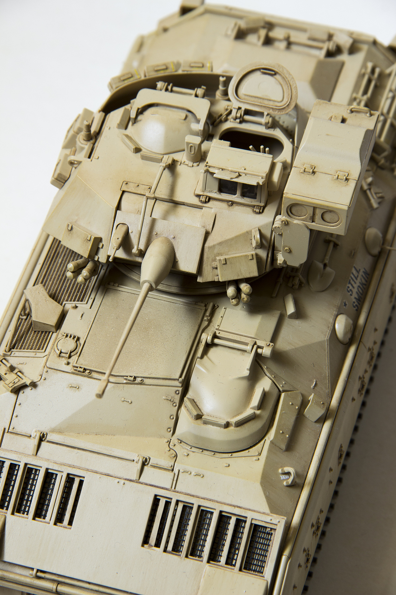 《米军m2布拉德利步兵战车》模型制作