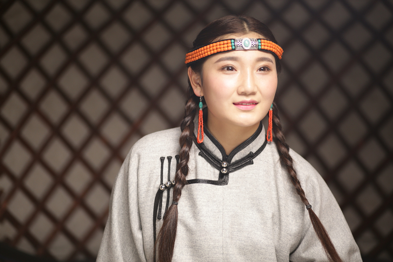【美丽好客的蒙古族姑娘摄影图片】博物馆人像摄影_太平洋电脑网摄影部落