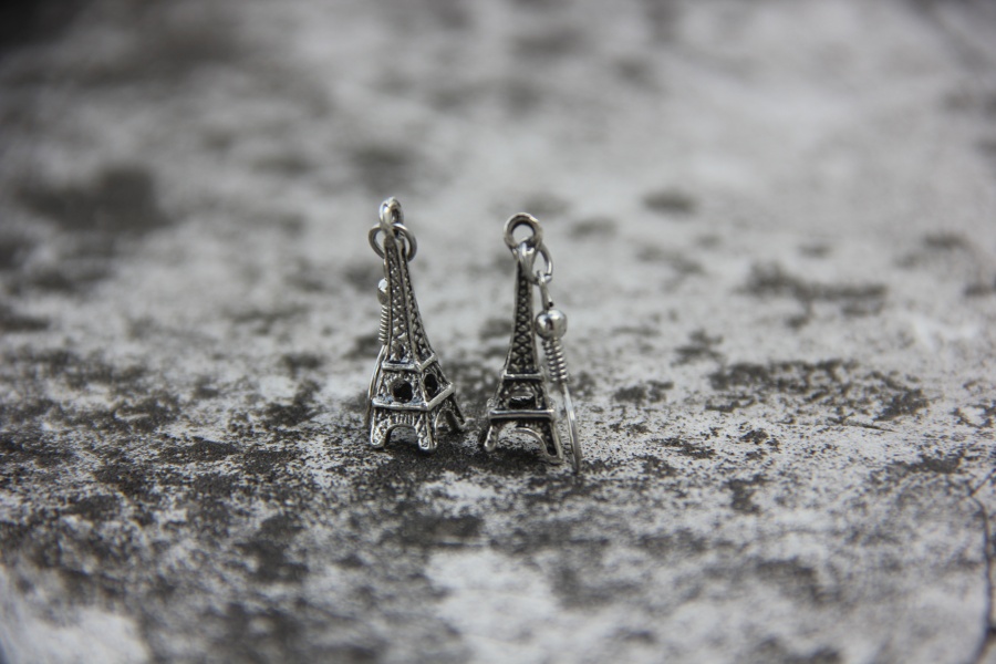 设计师原创时尚金属巴黎铁塔吊坠耳环|产品|摄