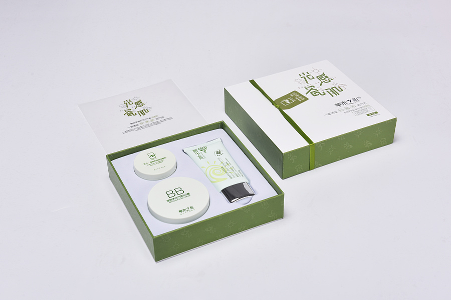 化妆品套盒(绿色)|产品|摄影|老木同学 - 原创设计作品 - 站酷 (ZCOOL)