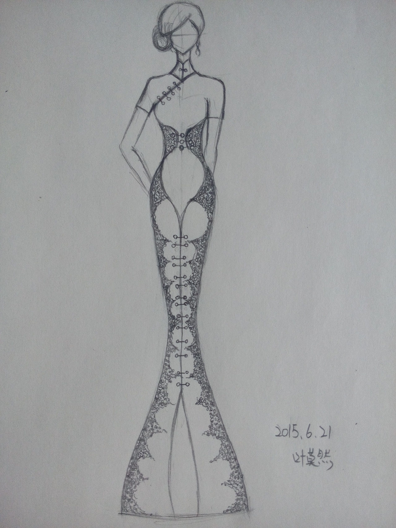 用传统旗袍的形为整体线条设计,加入简单花型的刺绣,制成优雅"含梦"的