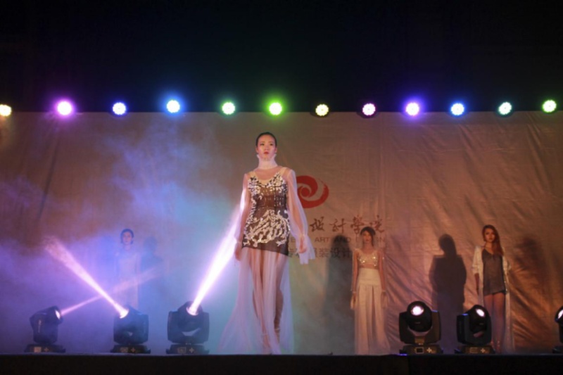 北海艺术者及学院服装设计与工程毕业展#201