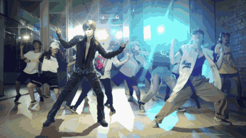 街舞达人们为枪手打造专属招式, 朋沃团队专门前往贵阳拍摄,现场与